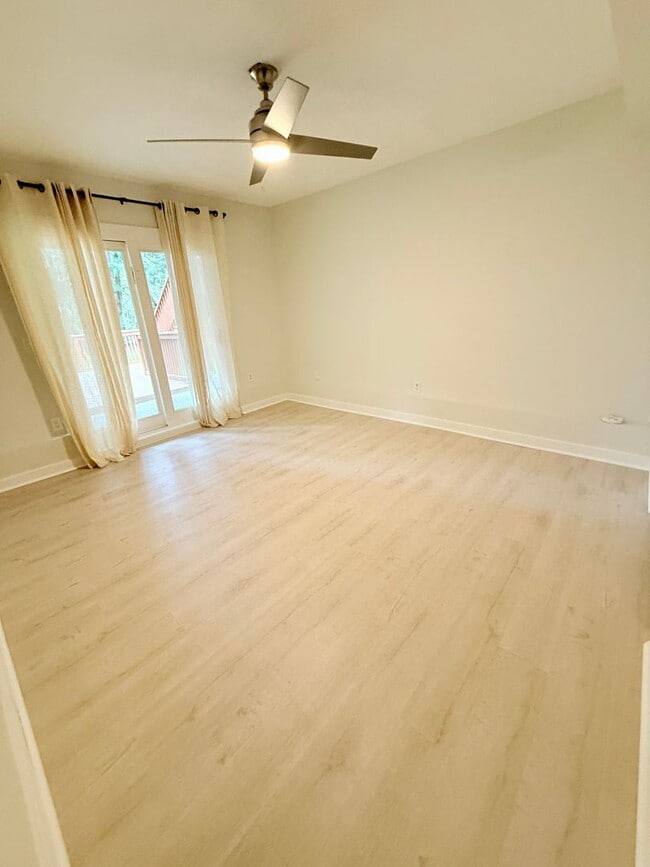 Building Photo - Waterfront living in Rocky Point.