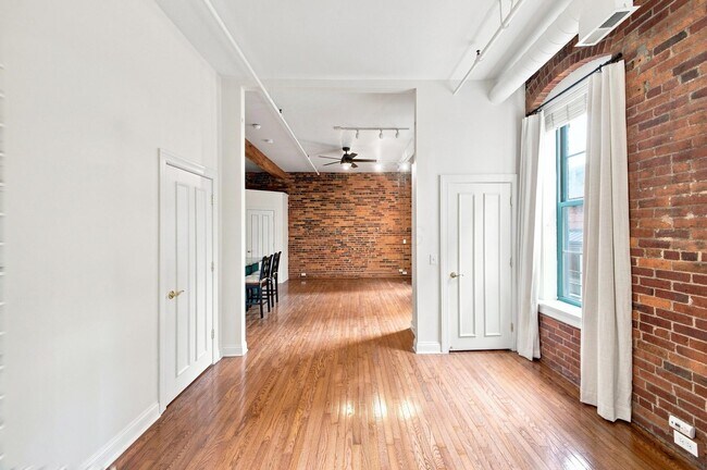 Building Photo - 55 W Livingston Ave