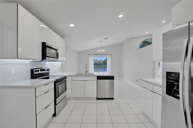 Building Photo - 18034 SW 20th St