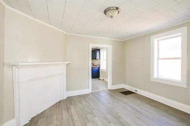 Building Photo - 438 24th St NW