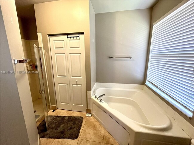 Building Photo - 2450 S Coral Trace Cir