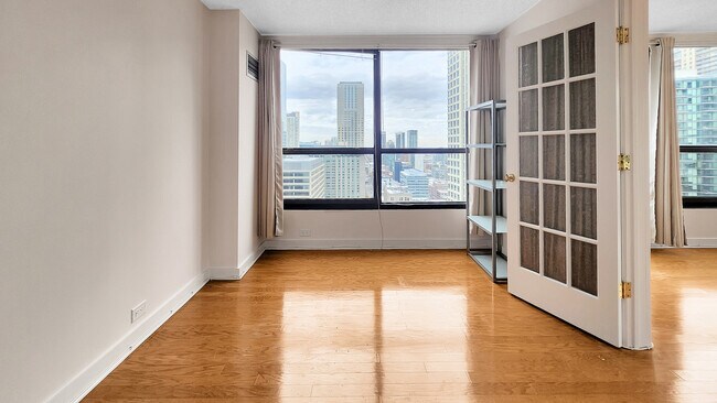 Building Photo - 405 N Wabash Ave