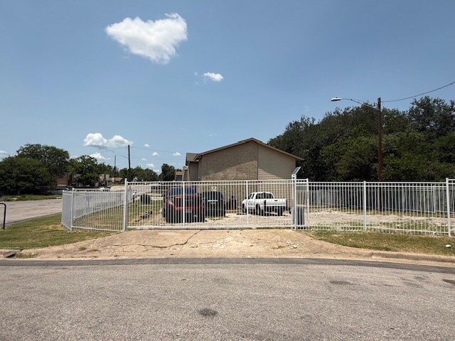 Building Photo - 2906 Sweeney Ln