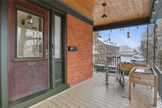 Building Photo - 98 Barrington St