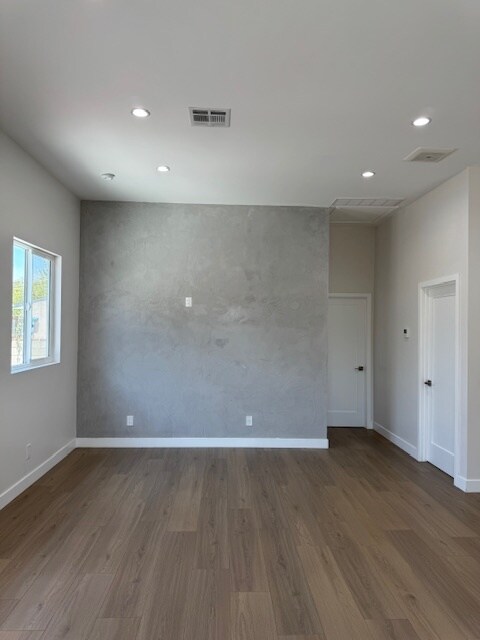 Building Photo - 7414 Cleon Ave