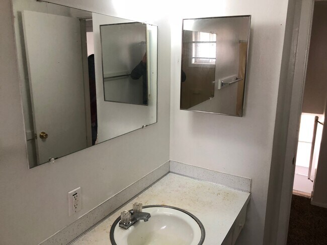 Building Photo - 4401 S Union St