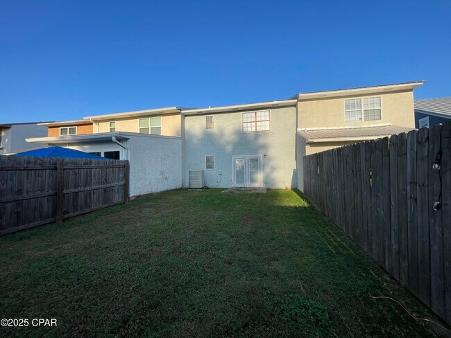 Building Photo - 132 Parker Village Cir