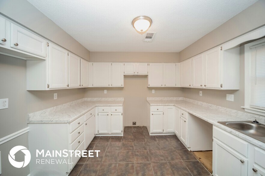 Building Photo - 6602 Meadow Bend Dr
