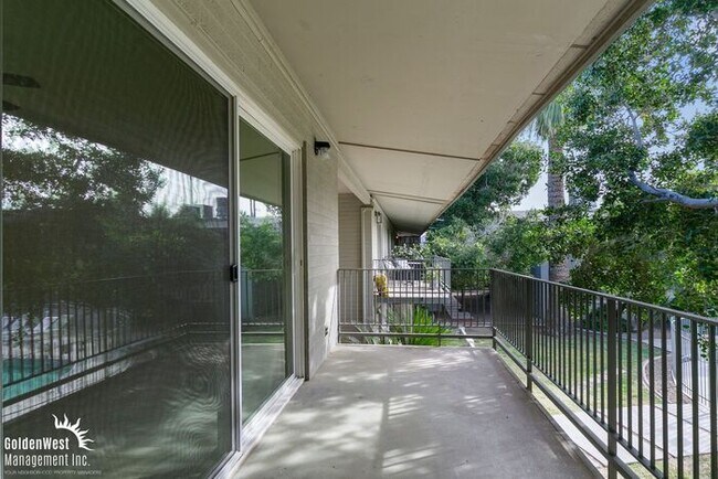 Building Photo - Modern 2Bdm 2Ba Condo in Phoenix Midtown with Pool Views
