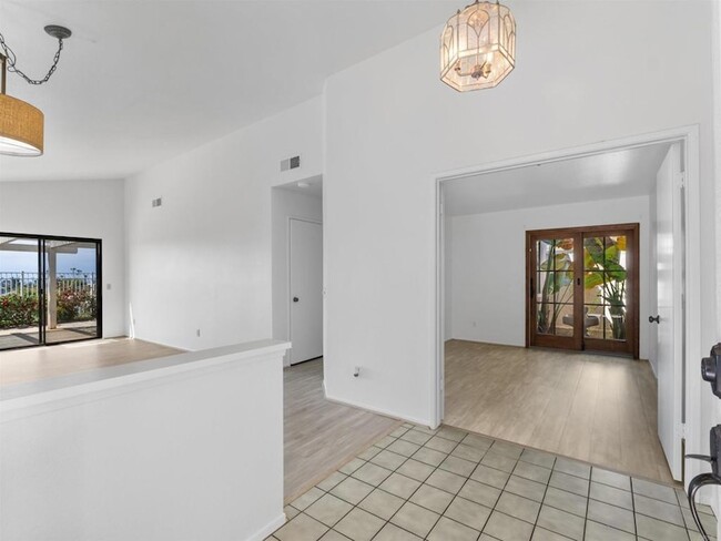 Building Photo - 6923 Whitecap Dr