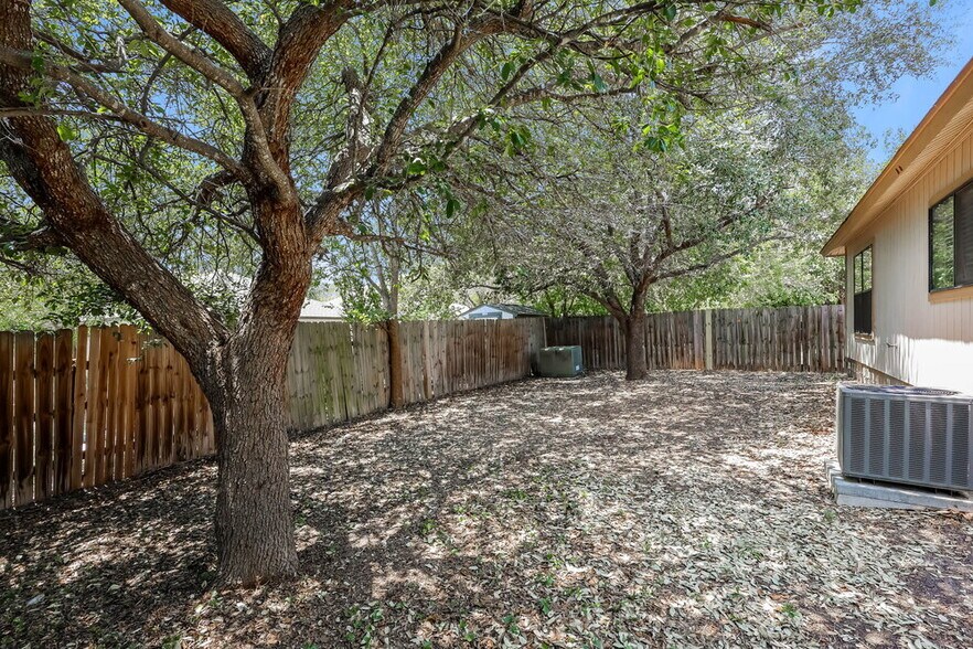 Building Photo - 10736 Juniper Pass