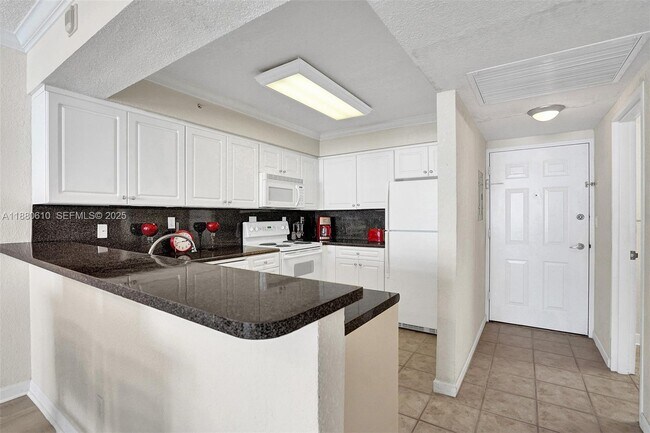 Building Photo - 2501 S Ocean Dr