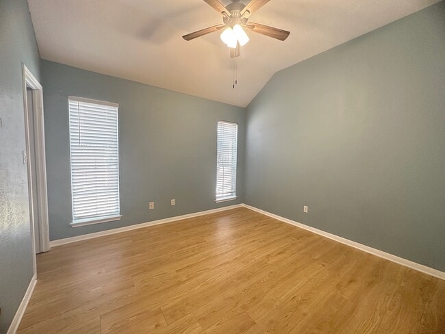 Building Photo - 7830 Blue Bonnet St