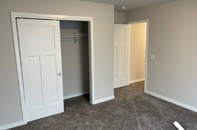 Building Photo - Spacious 3BR 2.5ba house in Waukee, available NOW!