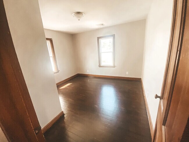 Building Photo - Triplex