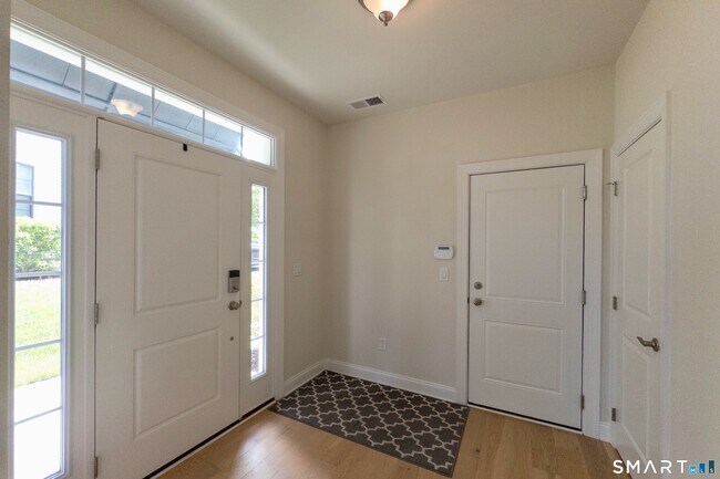 Building Photo - 25 Brentwood Cir