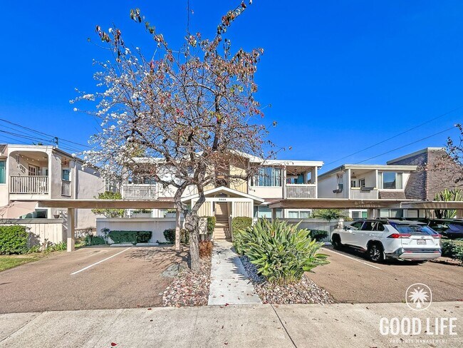 Building Photo - Beautiful 3B/2BA condo with Washer/Dryer & Large Backyard in Midway District!