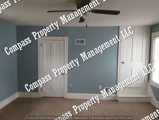 Building Photo - $1895 - 4 Bed, 2 Bath, 2 Car Garage - Lanc...