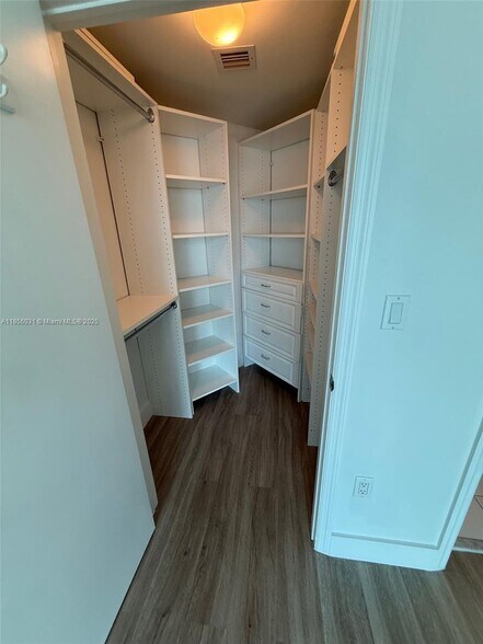 Building Photo - 55 SE 6th St