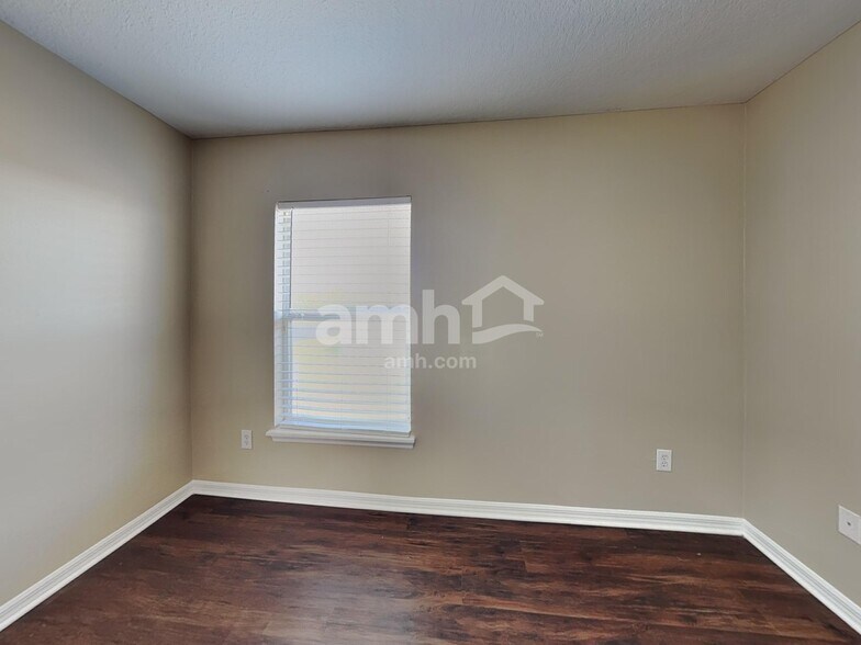 Building Photo - 366 Cabana View Way