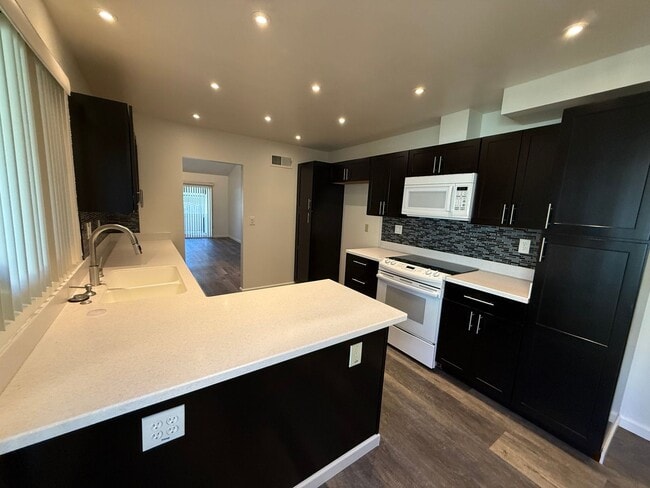 Building Photo - An Updated Leisure Village Home now available