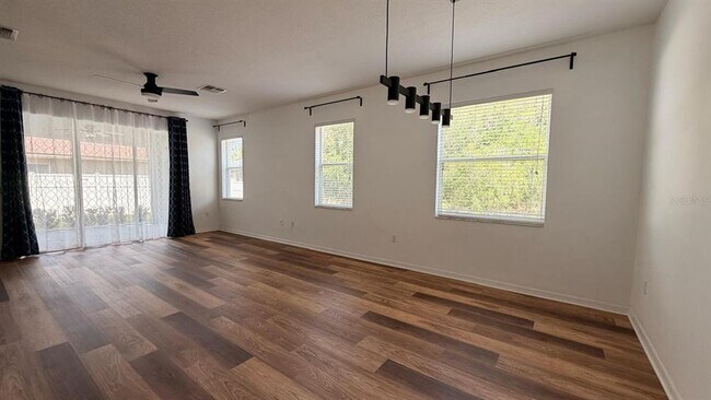 Building Photo - 3048 Chessington Dr