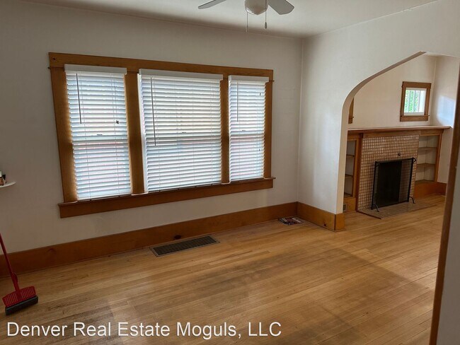 Building Photo - 3 br, 2 bath House - 1034 S. Corona St.