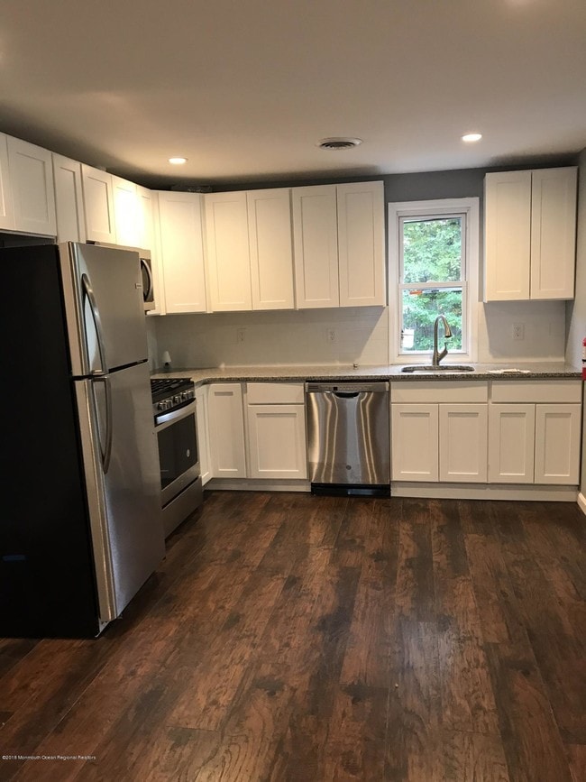 Building Photo - 32 Frazee Pl