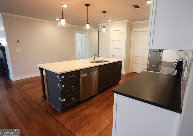 Building Photo - 68 Hayes St