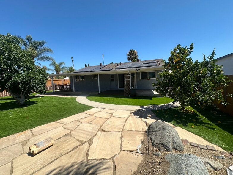 Building Photo - 9230 Pine Valley Dr