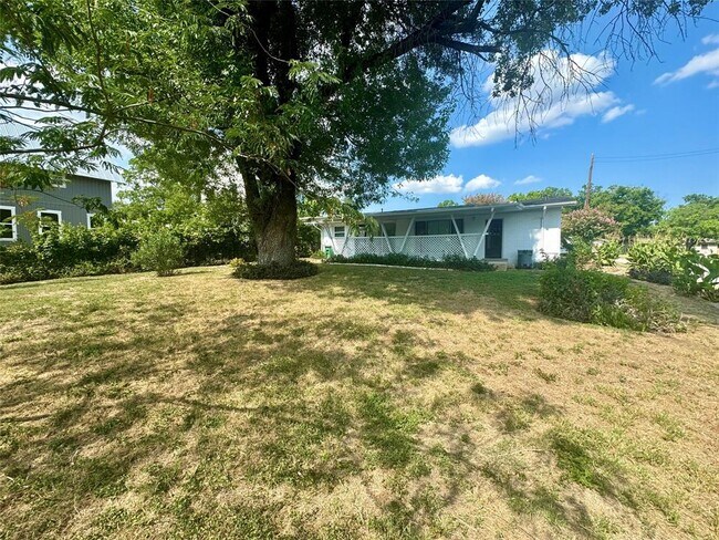 Building Photo - 3800 Tower View Ct