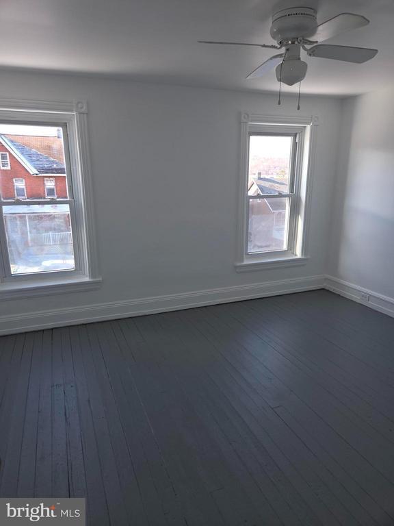 Building Photo - 139 S 4th Ave