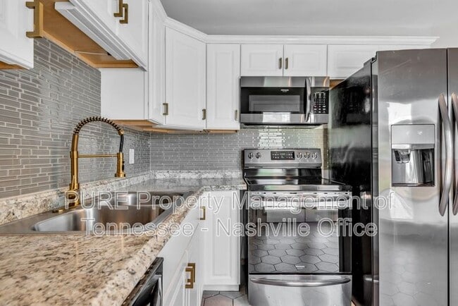 Building Photo - 1715 24th Ave N