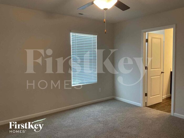Building Photo - 10717 Rivergate Dr NW