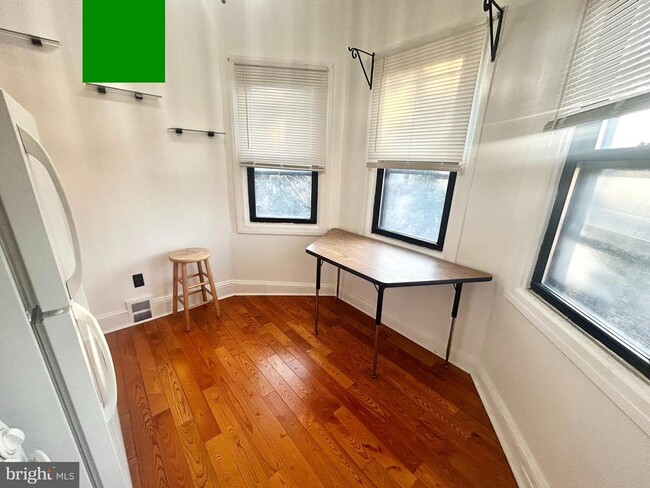 Building Photo - 148 N 21st St