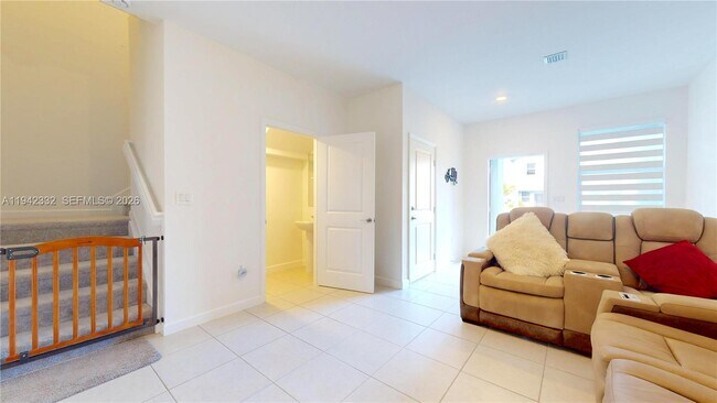 Building Photo - 17910 SW 359 Ter