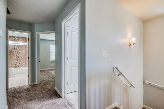 Building Photo - Beautiful 4 bed/2.5 baths in the desirable...