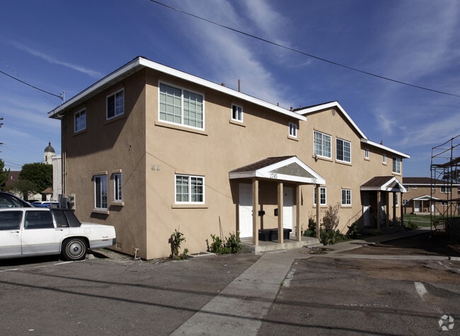 Primary Photo - Park View Apartments
