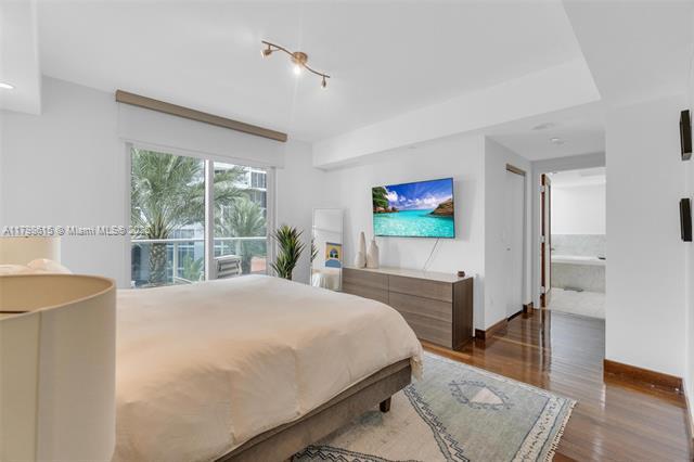 Building Photo - 1331 Brickell Bay Dr
