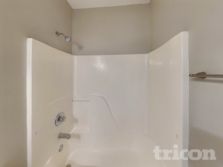 Building Photo - 903 Ember Ct