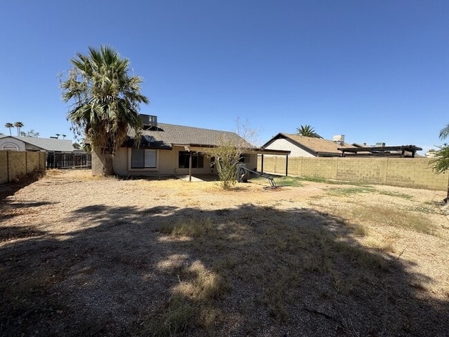 Building Photo - North Phoenix