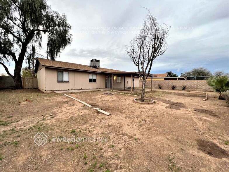 Building Photo - 4649 W Hubbell St