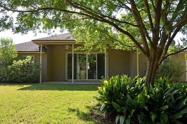 Building Photo - 32410 Pond Parke Pl