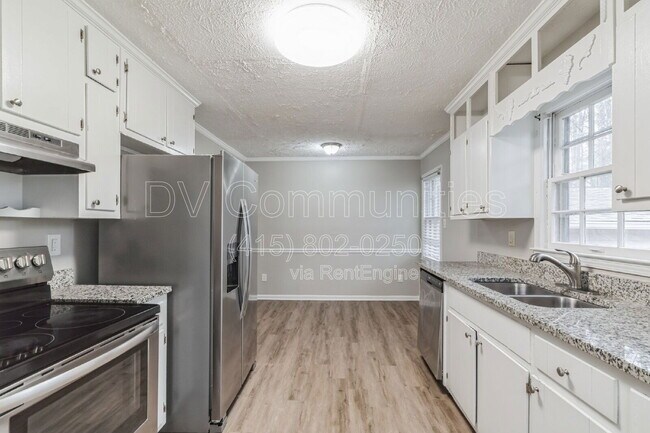 Building Photo - 1605 Sugar Plum Dr SW