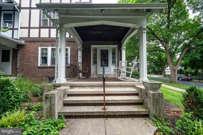 Building Photo - 23 S Park Rd