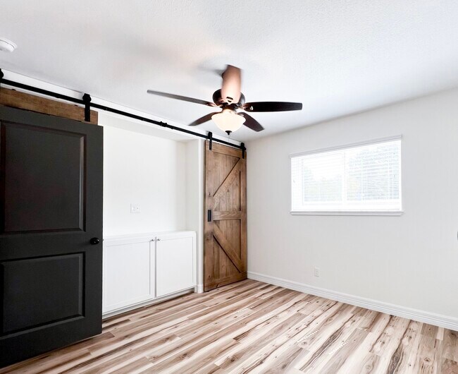 Building Photo - 2001 N Fm