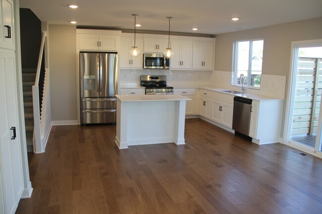 Building Photo - PKR Investments LLC(3715SWClaytonDR)