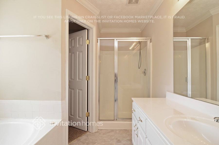 Building Photo - 6 Moss Ct