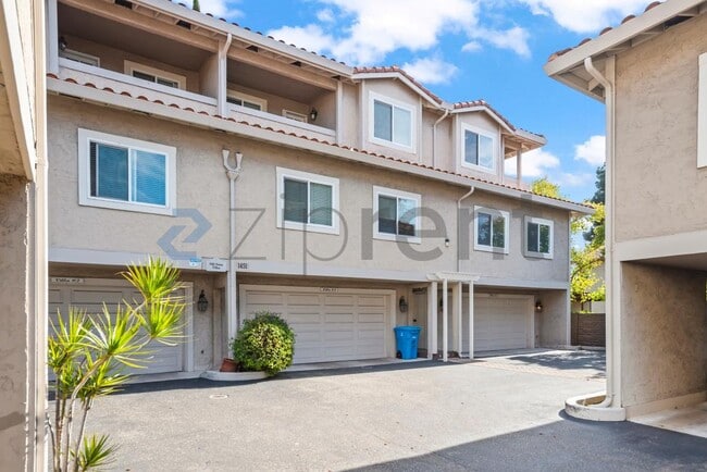 Building Photo - 1451 Main St