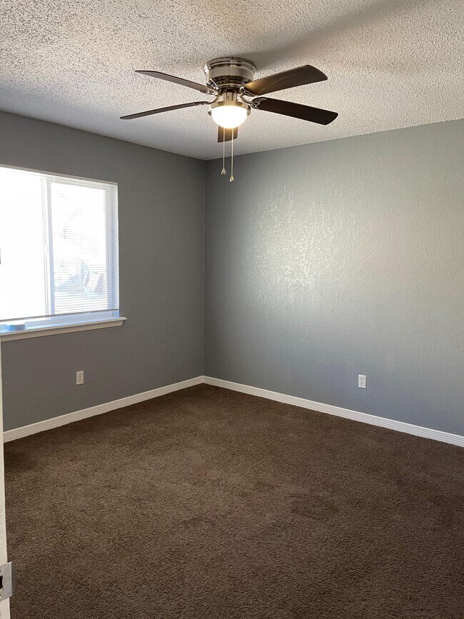 Building Photo - 8137 Staghorn Dr